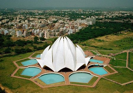 Храм Лотоса — ярчайшая архитектурная достопримечательность Индии